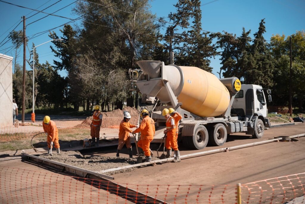 Continúan las obras del Plan de 100 Cuadras de Pavimento en distintos sectores de la ciudad