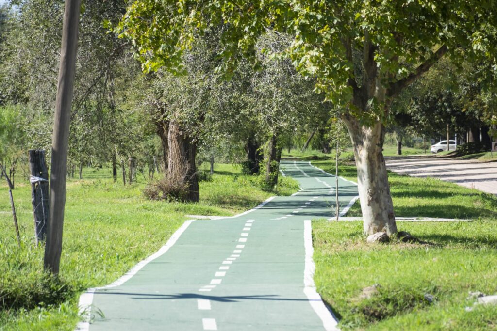 El municipio avanza con el Plan de Cicloinfraestructura en el tramo de Manco Capac y Juana Azurduy