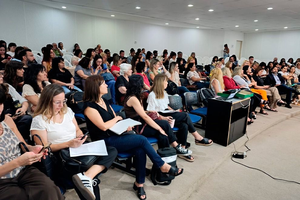 Escuelas: se presentó la Guía «Acompañar CBA» para intervenir ante situaciones complejas