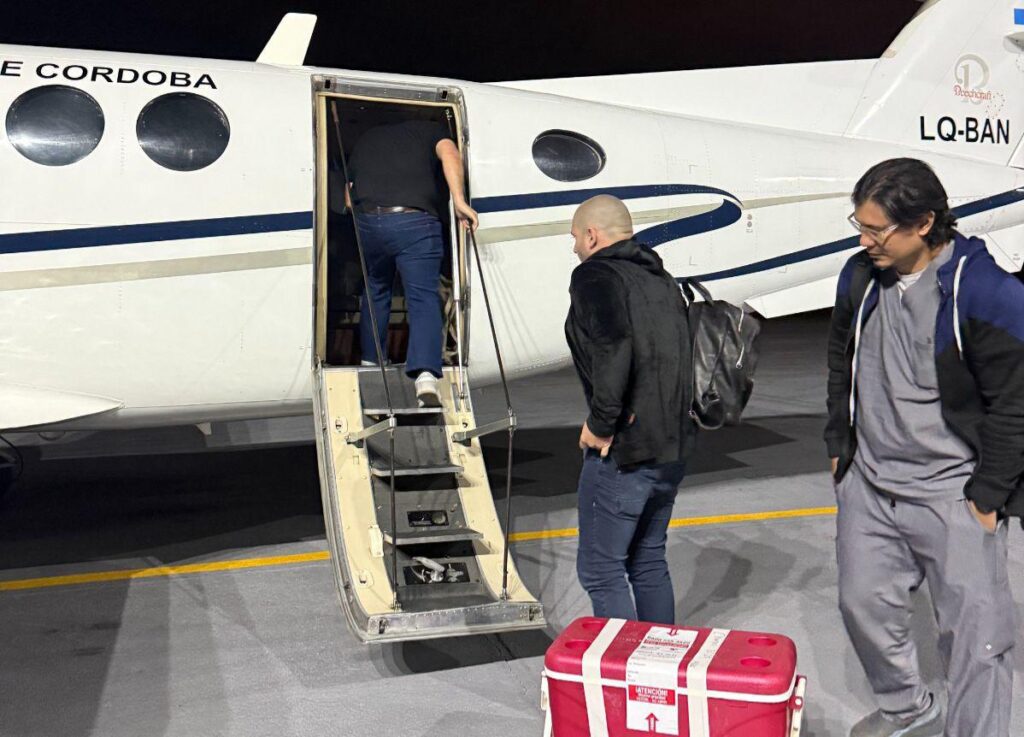 Vuelo sanitario clave: Trasladaron riñones y páncreas para trasplante en Córdoba