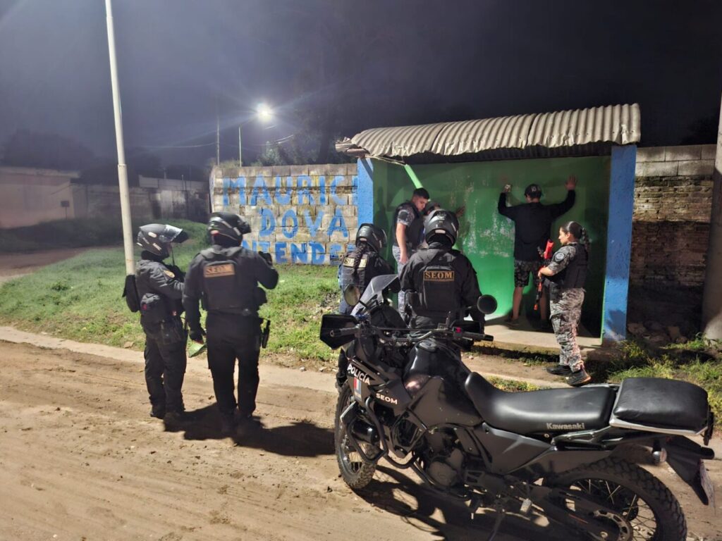 Saturación Policial: 143 personas y 85 vehículos controlados anoche