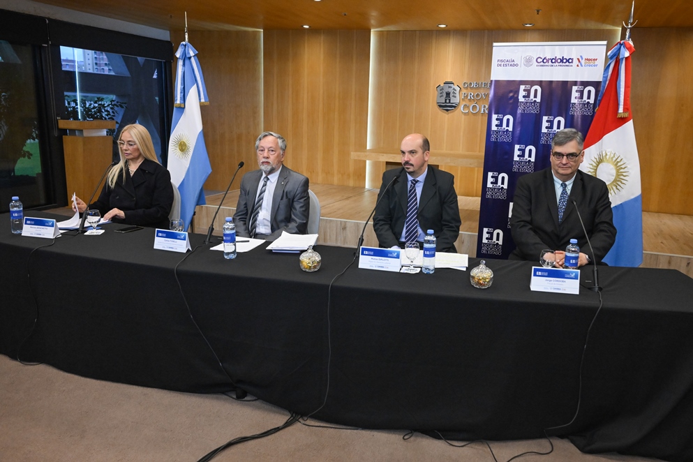 La Escuela de Abogados del Estado puso a la Reforma Laboral bajo la lupa de dos especialistas