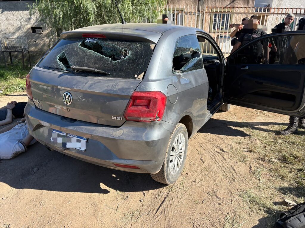 Conducción peligrosa: secuestro de vehículo y traslado de cinco adolescentes.