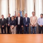 Reducción de cargos políticos y reestructuración de gabinete municipal.