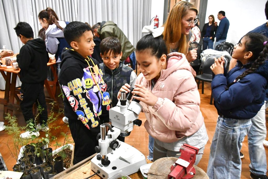Educación ambiental: estudiantes cordobeses visitaron el Banco de Semillas