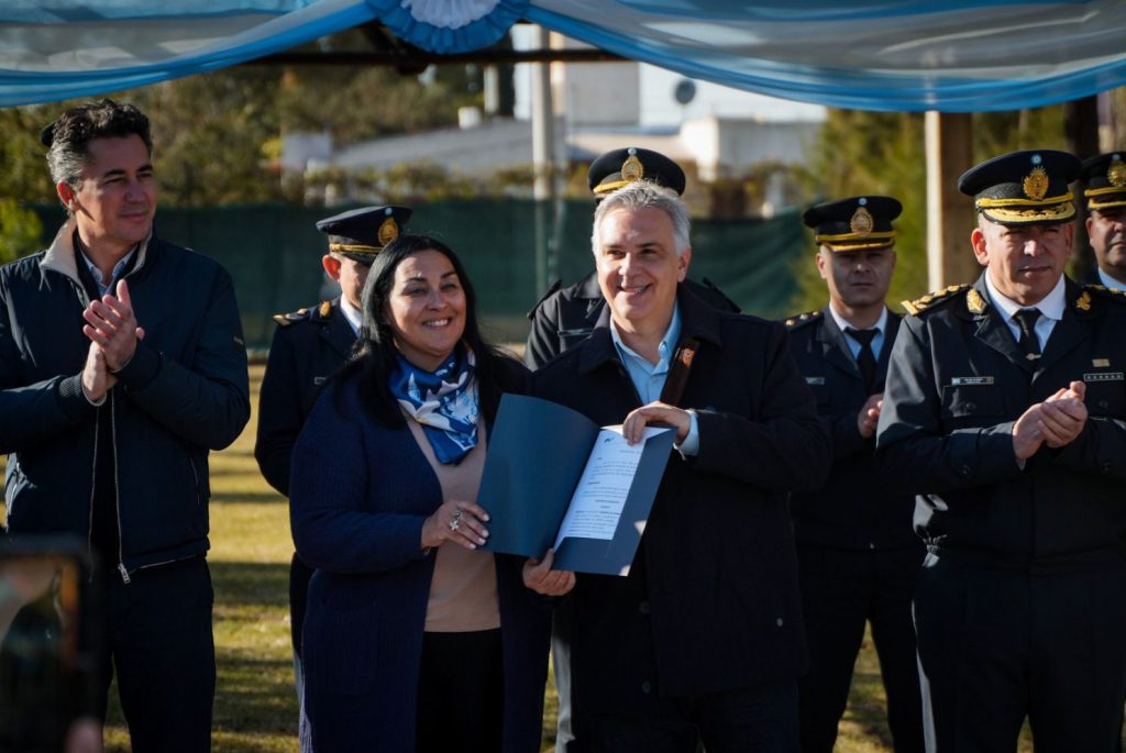 La Carlota: Llaryora inauguró otro anexo de la Escuela de Suboficiales