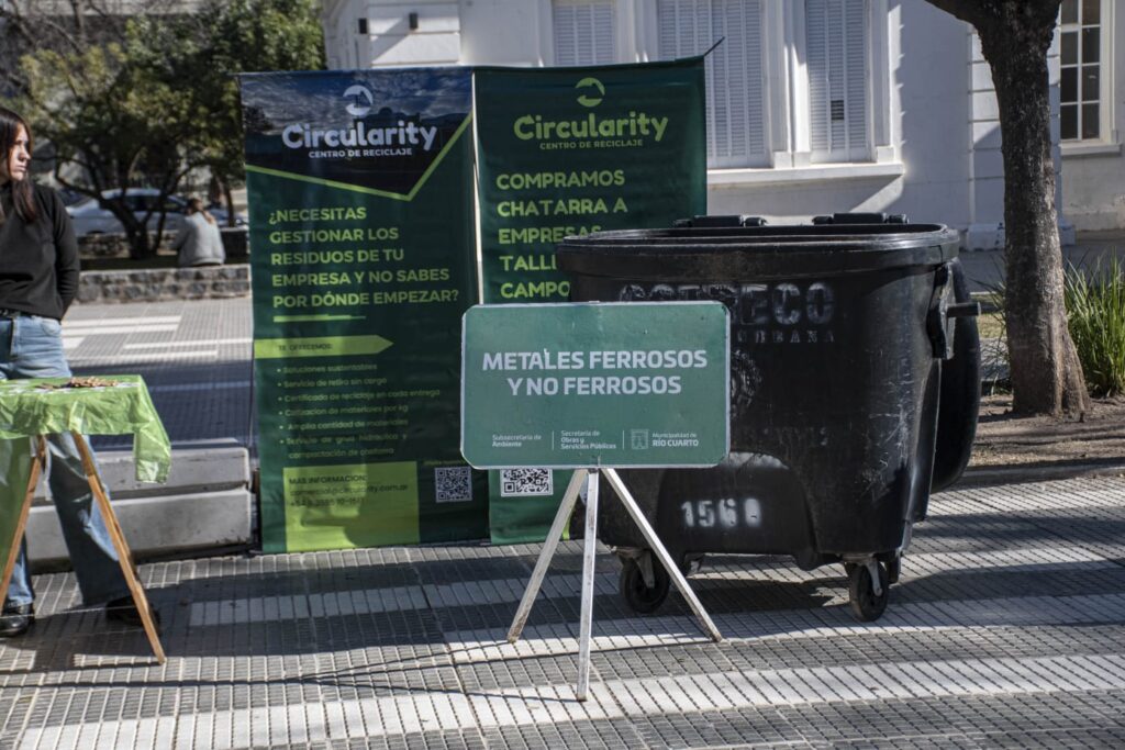 Con una amplia participación, Río Cuarto celebró una nueva edición de ECOCANJE por el Día Mundial del Reciclaje