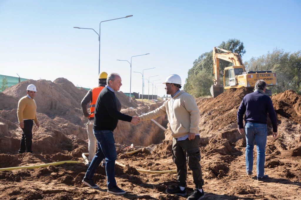 Avanza la obra del colector oeste que dotará de cloacas más de 18 mil riocuartenses
