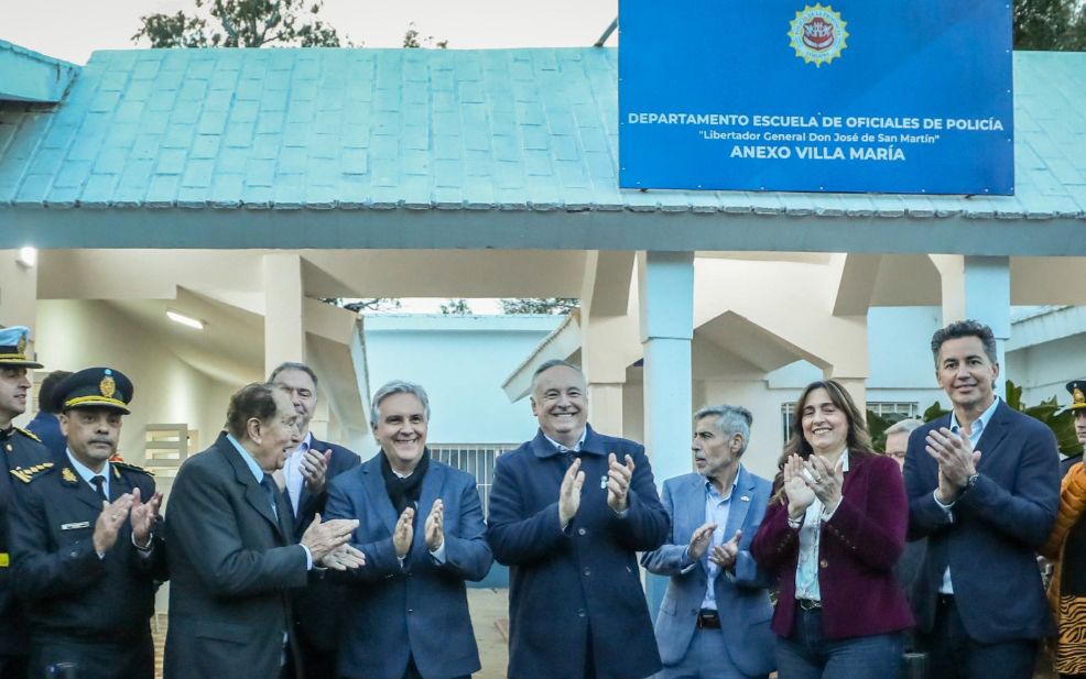 Llaryora inauguró el Anexo Villa María de la Escuela de Oficiales de Policía