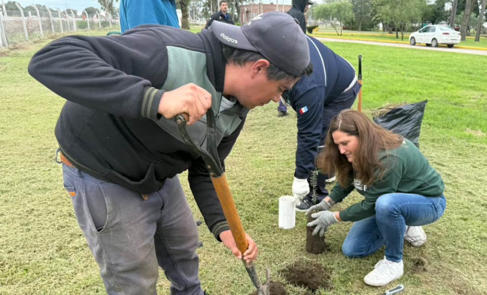 Las Playas: Nueva jornada de forestación en la central de EPEC 