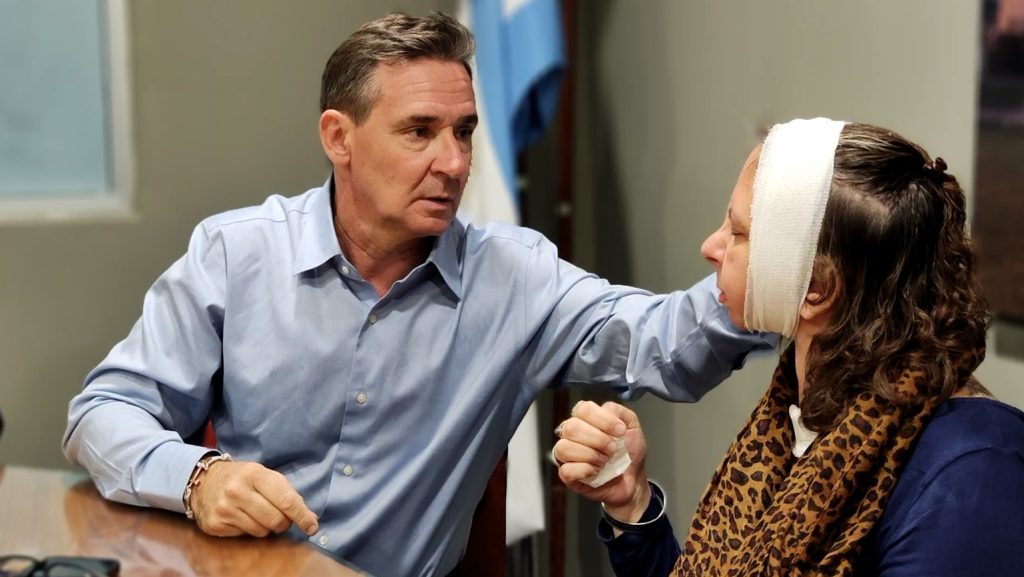 Por primera vez en un hospital público provincial, se realizó un reemplazo bilateral de las articulaciones de la mandíbula