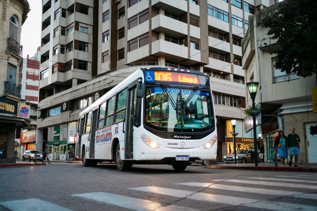 La SAT incorpora el pago con código QR en todas sus unidades y moderniza el sistema de transporte público