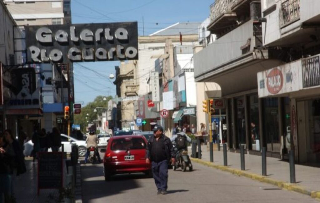 Comercios de Río Cuarto esperan un alivio por el Día del Padre, aunque persiste la preocupación por la caída de las ventas