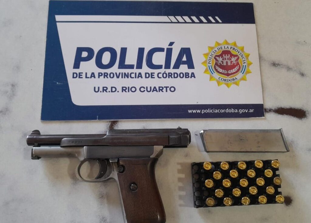Detienen a un sujeto por disparos en barrio Las Delicias
