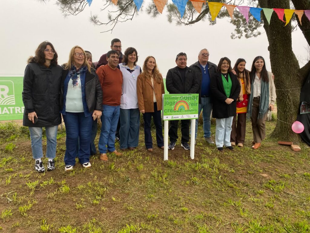 Ucacha: inauguraron una nueva plaza de juegos en una escuela rural en el marco del Operativo RuralES RENATRE 2026