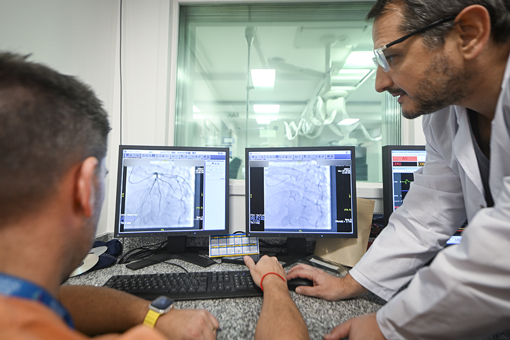 Por primera vez en la salud pública provincial se llevó a cabo una angioplastia coronaria mediante el uso de un novedoso dispositivo