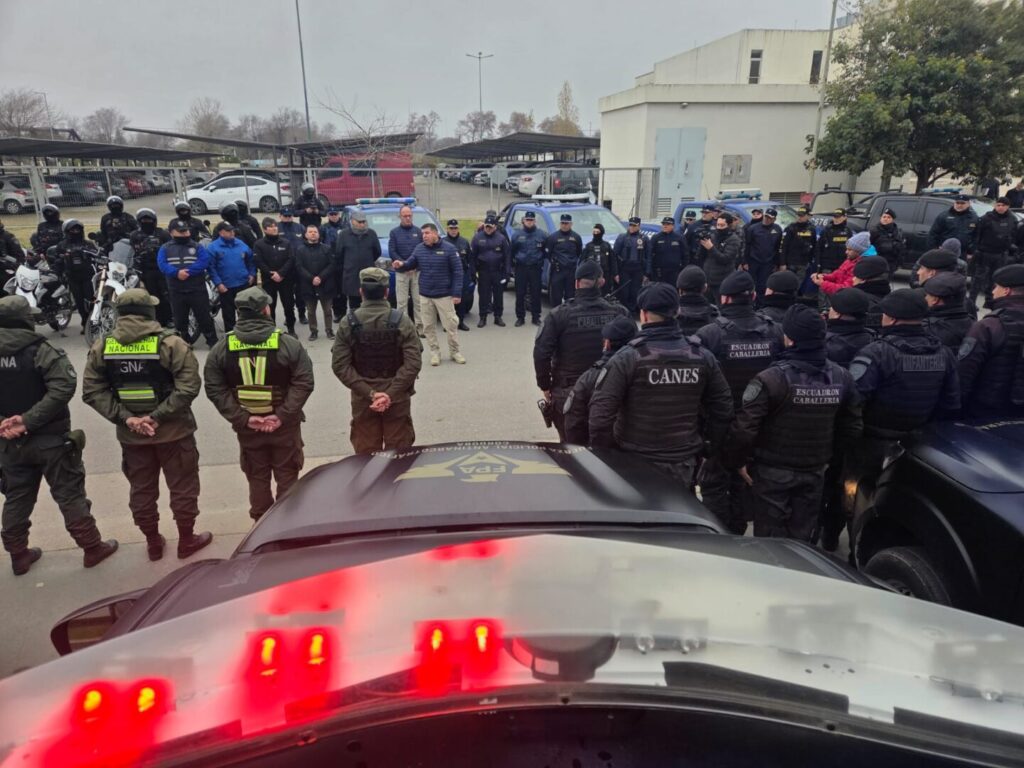 Cinco detenidos y autos secuestrados en un fuerte operativo interfuerzas