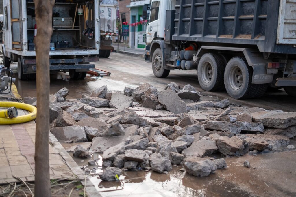 Continuarán los trabajos en calle Alvear