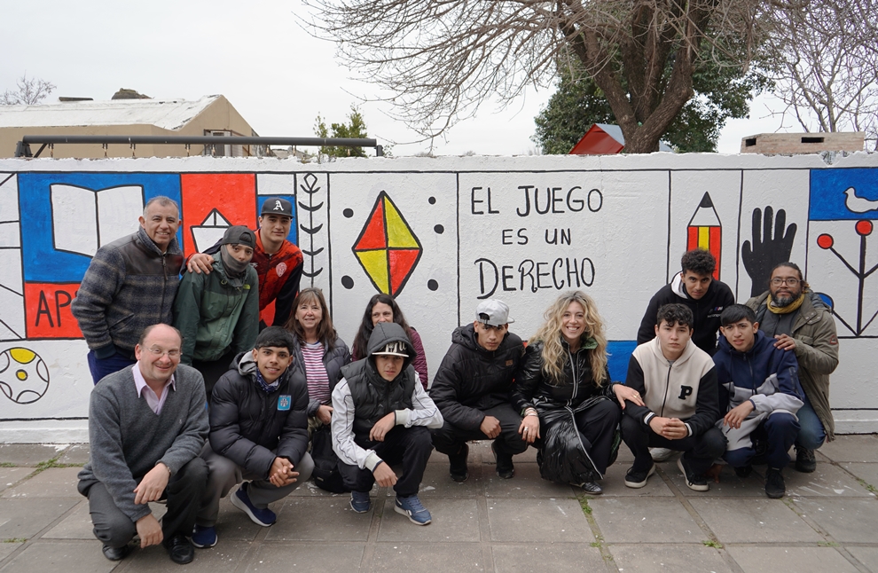 Río Cuarto: estudiantes realizaron un mural para concientizar sobre el trabajo infantil