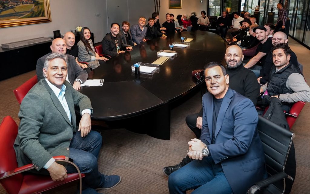 Llaryora recibió a representantes de plataformas audiovisuales y a referentes del sector