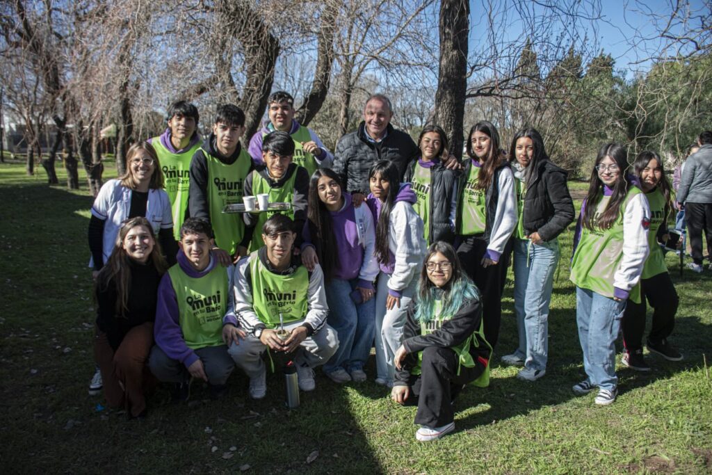 La Muni en tu Barrio llevó sus servicios a la vecinal Quintitas Golf en otro operativo territorial