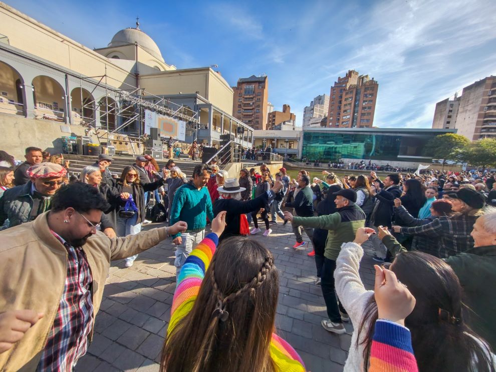 El Día del Folklore convocó a 7.000 personas en el Paseo del Buen Pastor