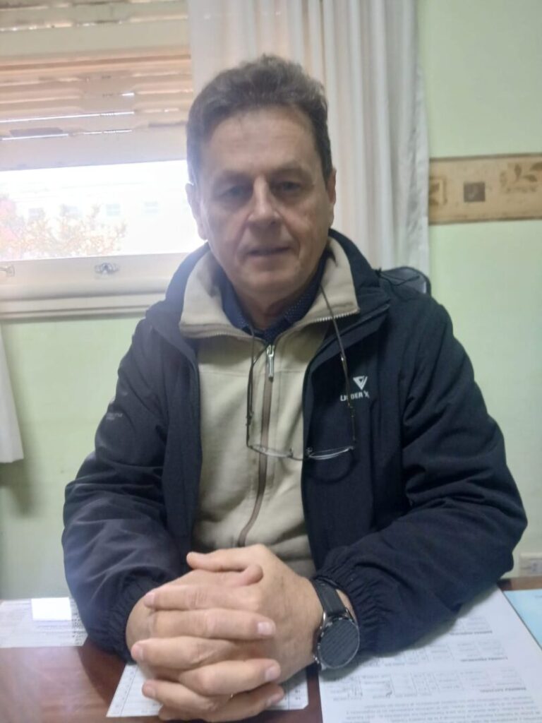 La Provincia entregó $10 millones a la Escuela Ambrosio Olmos para fortalecer los talleres técnicos