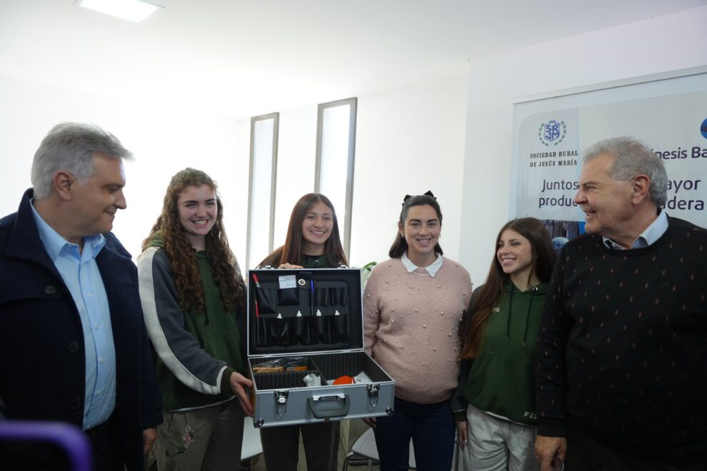 Se entregaron “Kits del Suelo” a escuelas agrotécnicas de Córdoba