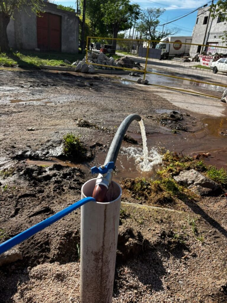 Comenzó el recambio de la red colectora en calle Blas Parera