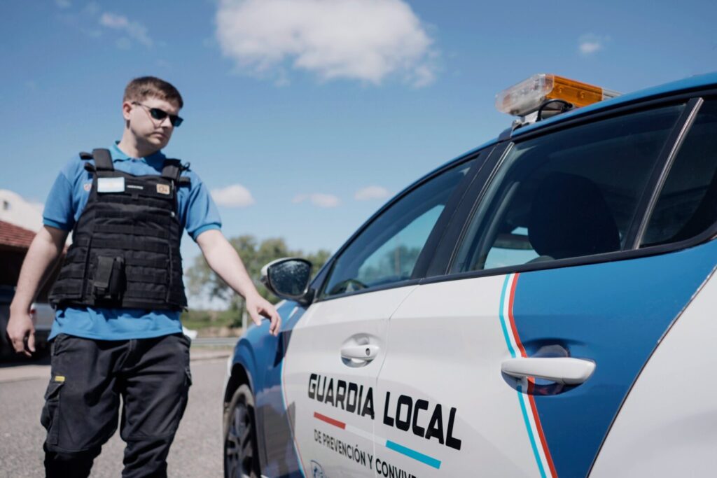 Guardias Locales y Ojos en Alerta muestran resultados positivos en Río Cuarto y Santa Catalina Holmberg• Los intendentes y agentes de ambas ciudades destacan el trabajo articulado entre Provincia, municipios y vecinos.• Las acciones forman parte del modelo de prevención ciudadana puesto en marcha durante la gestión de Llaryora.